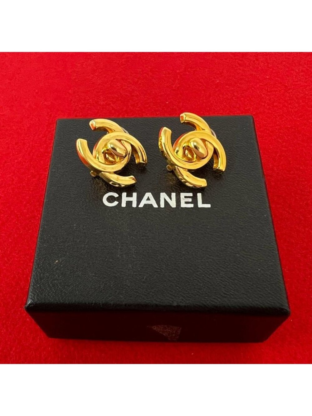 Chanel With Rice 97P Vintage CC Logo Earrings Ear Cuff Gold